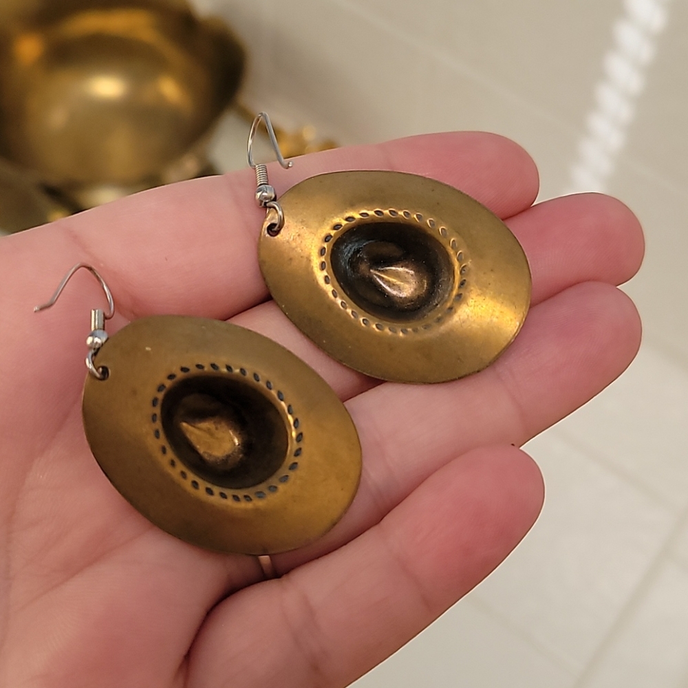 Brass cowboy hat earrings - Picture 2 of 3